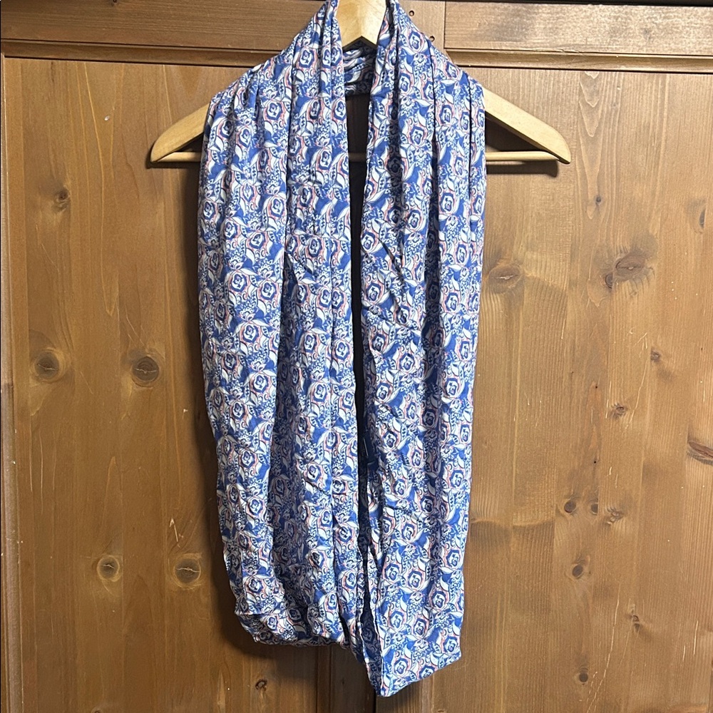 The North Face Blue and White Lightweight Infinity Scarf
